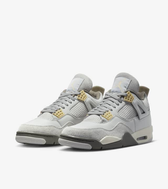 Air Jordan 4 Retro SE Craft Photon Dust